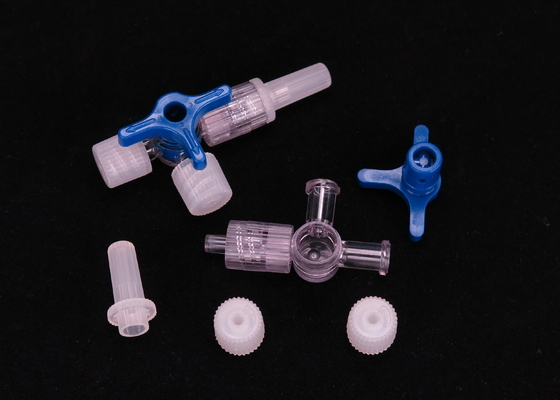 China Piezas médicas plásticas disponibles del moldeo a presión para procesar el inyector estéril fábrica